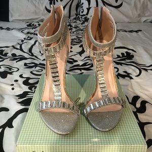 Celeste Silver Evening Shoes - Size 10 $50